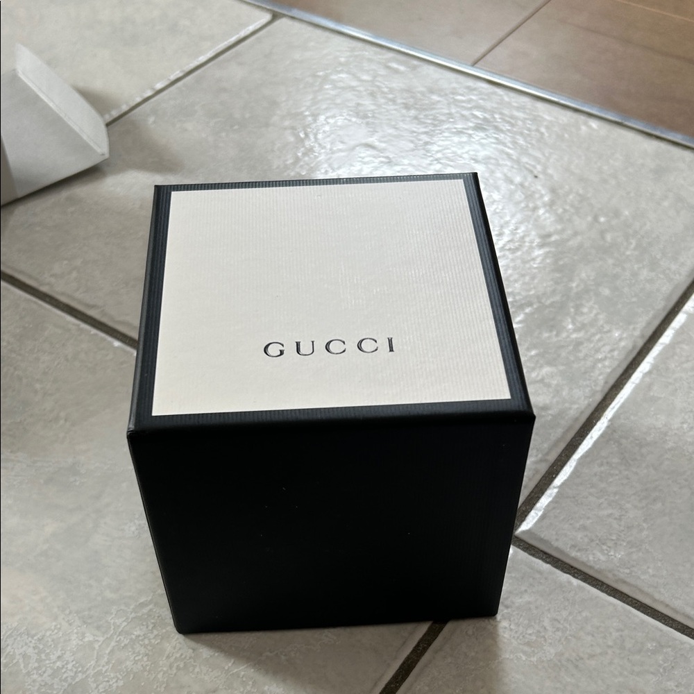 10 Gucci empty Boxes. In Perfect Condition. - Picture 12 of 14